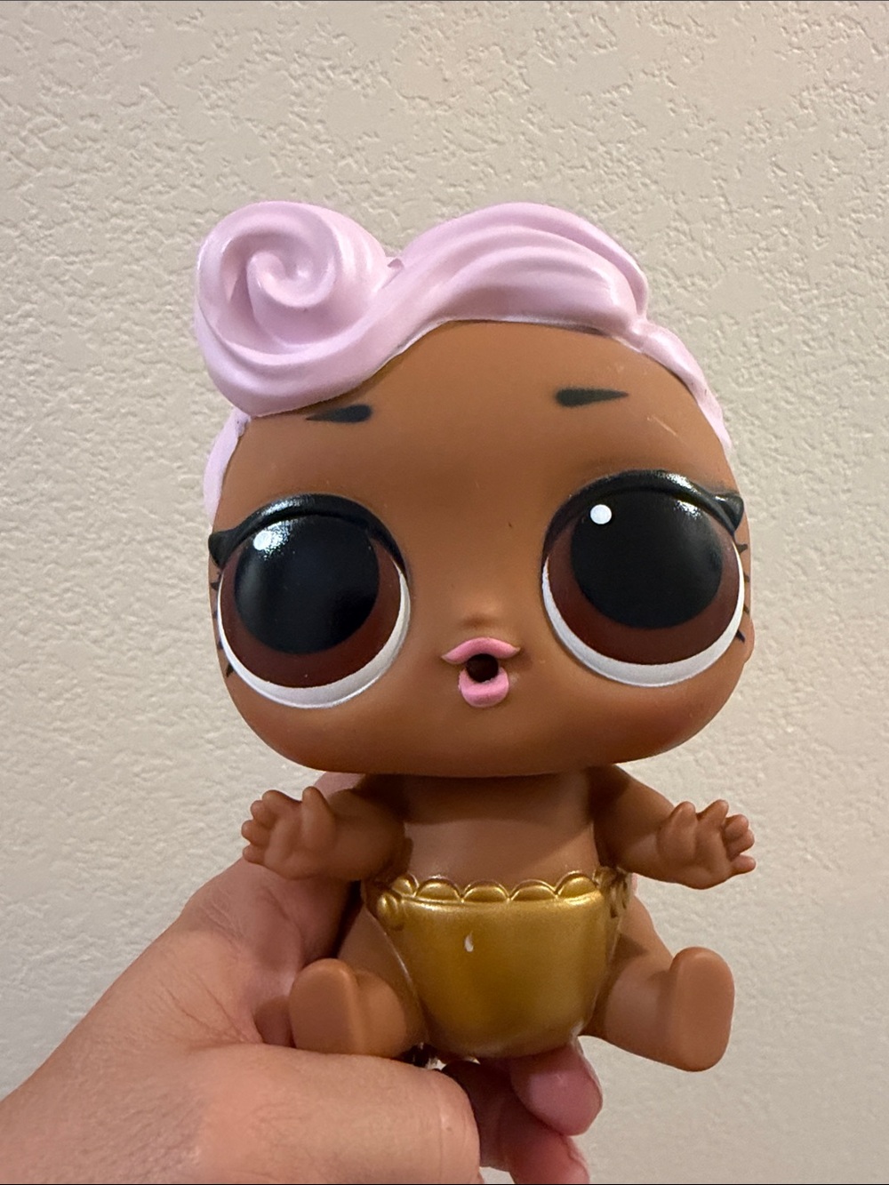 LOL Surprise Baby Doll Pink Hair Gold Diaper